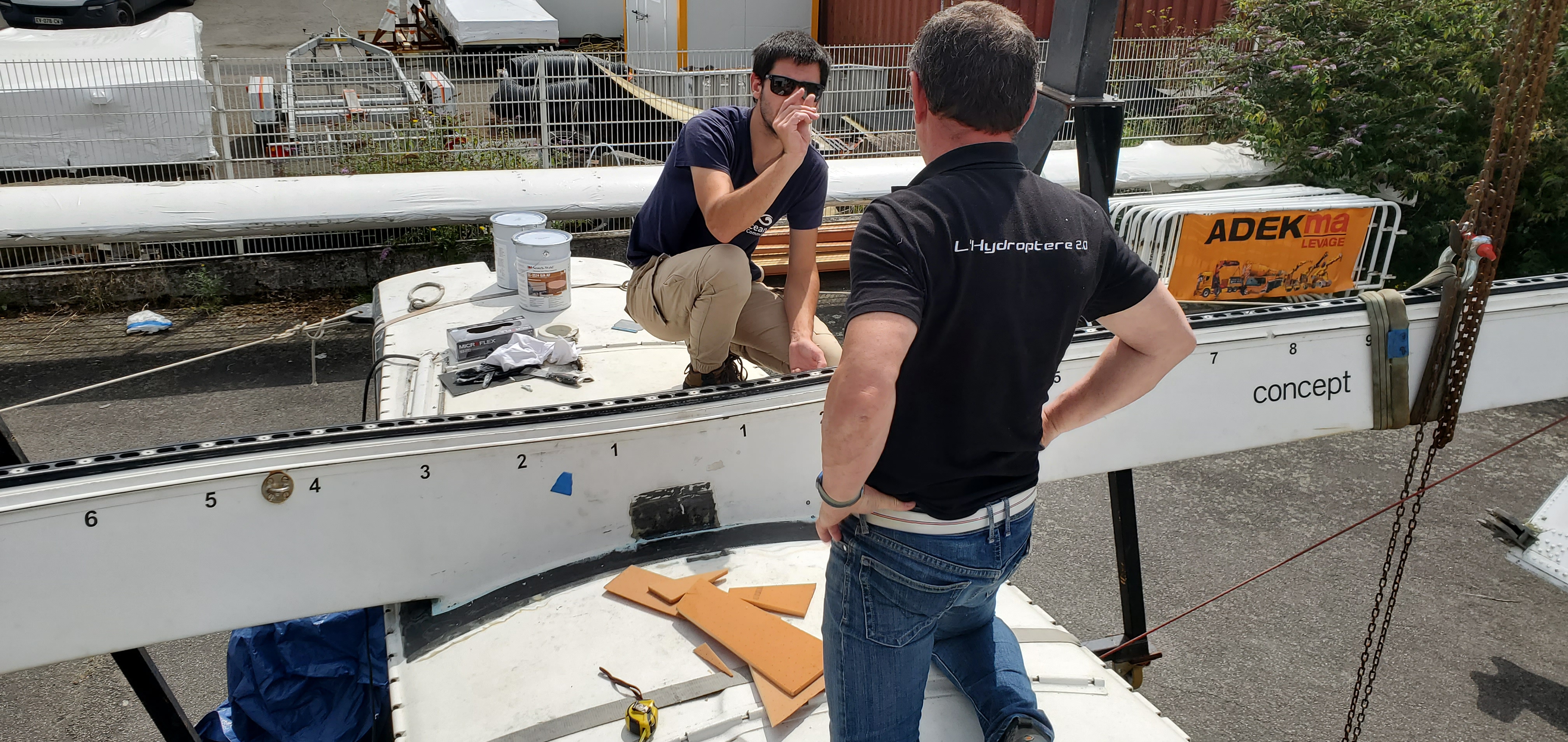 Regreffage de la barre d'écoute de L'Hydroptère | L'Hydroptère's main track refit